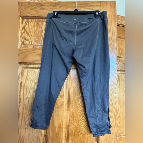 Joy Lab - Capri Active Leggings - Picture 6 of 6